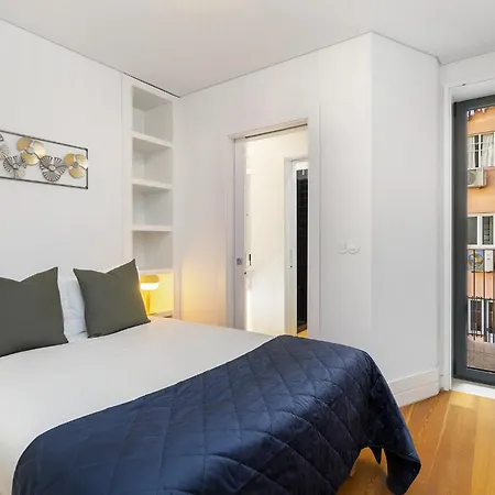 Whome Urban Elegance: A Modern Haven In Lisbon's Heart Lizbona