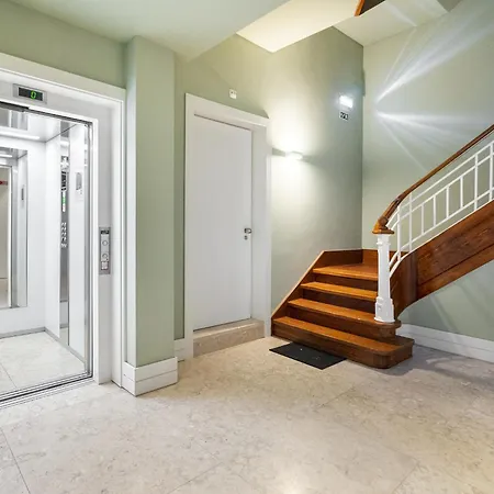 Whome Urban Elegance: A Modern Haven In Lisbon's Heart 리스본