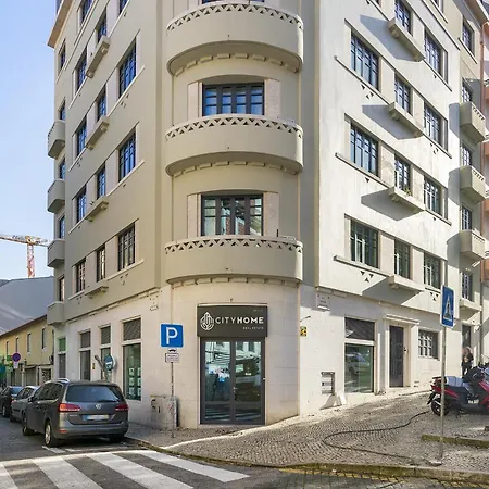 Whome Urban Elegance: A Modern Haven In Lisbon's Heart