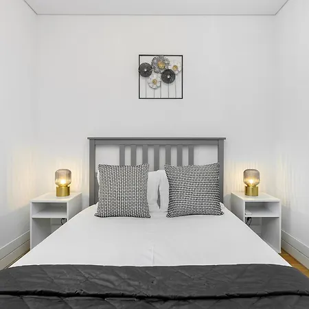 Whome Urban Elegance: A Modern Haven In Lisbon's Heart 公寓